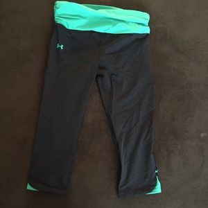 Black & Green Under Armour Crops